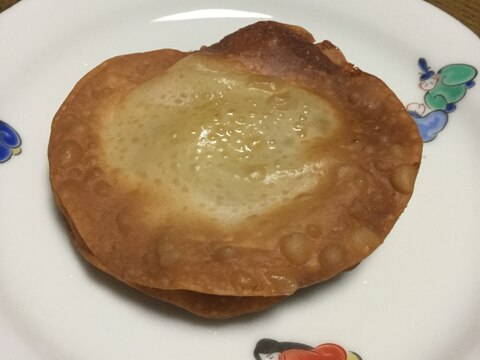 餃子の皮でパリパリのアップルパイ風